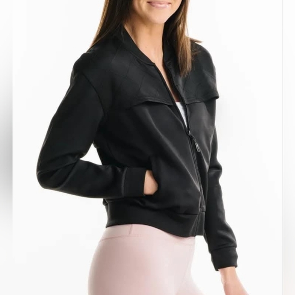 Zyia Active Jackets & Blazers - Zyia Active Primo Ventilated Mesh Black Zip Up Jacket M